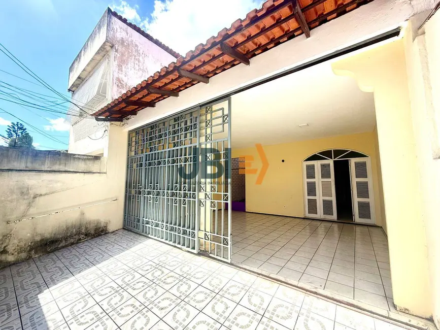 Foto 2 de Casa com 4 quartos à venda, 290m2 em Benfica, Fortaleza - CE