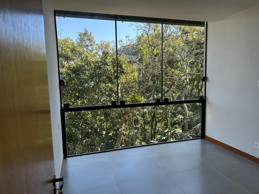 Casa com 3 quartos à venda, 200m2 em Quitandinha, Petropolis - RJ - imagem 8 Foto 8 de Casa com 3 quartos à venda, 200m2 em Quitandinha, Petropolis - RJ