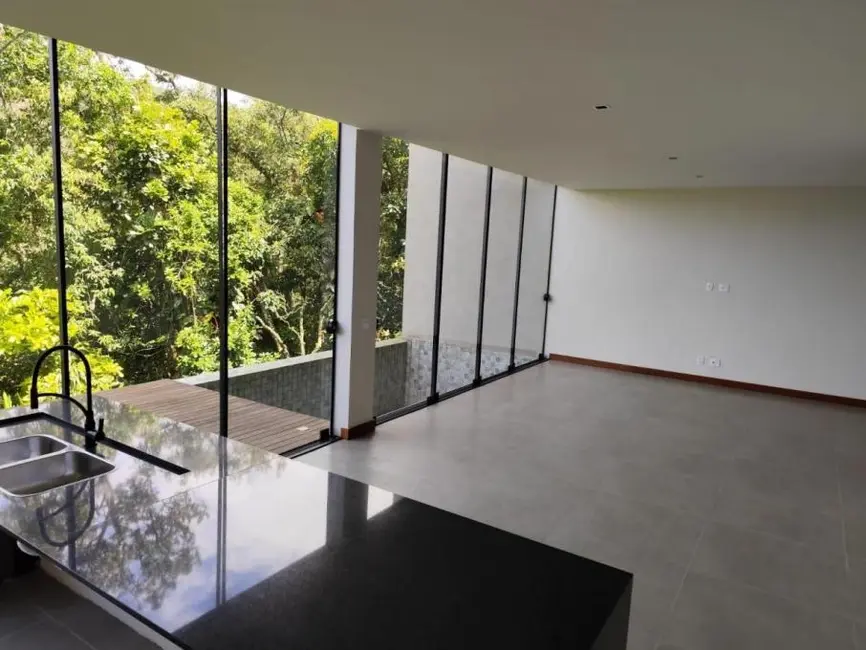 Casa com 3 quartos à venda, 200m2 em Quitandinha, Petropolis - RJ - imagem 2 Foto 2 de Casa com 3 quartos à venda, 200m2 em Quitandinha, Petropolis - RJ