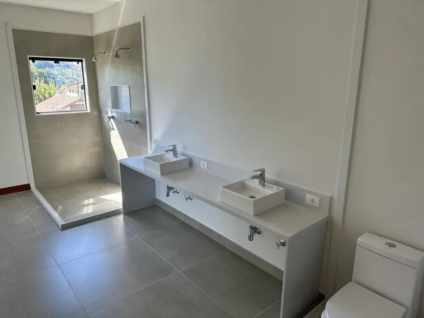 Casa com 3 quartos à venda, 200m2 em Quitandinha, Petropolis - RJ - imagem 9 Foto 9 de Casa com 3 quartos à venda, 200m2 em Quitandinha, Petropolis - RJ