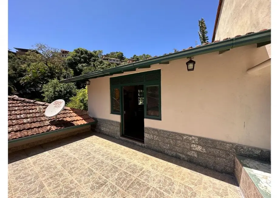 Casa com 4 quartos à venda em Corrêas, Petropolis - RJ - imagem 2 Foto 2 de Casa com 4 quartos à venda em Corrêas, Petropolis - RJ