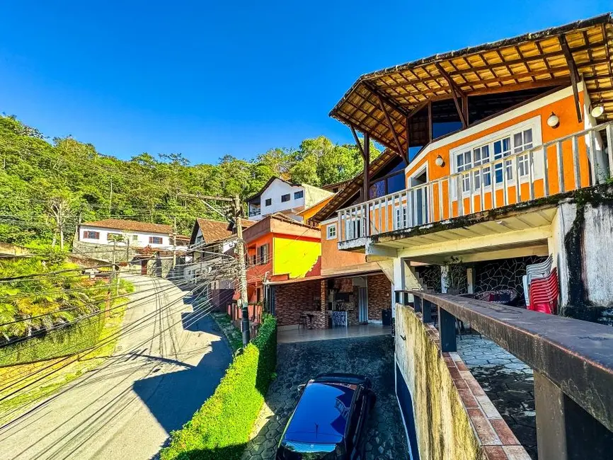 Casa com 2 quartos à venda, 600m2 em Independência, Petropolis - RJ - imagem 3 Foto 3 de Casa com 2 quartos à venda, 600m2 em Independência, Petropolis - RJ