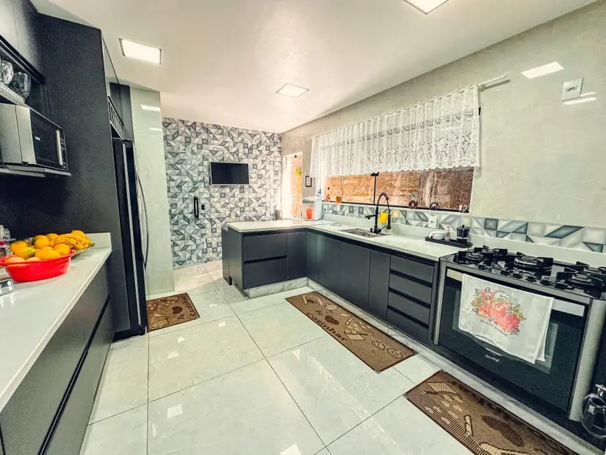 Casa com 2 quartos à venda, 600m2 em Independência, Petropolis - RJ - imagem 7 Foto 7 de Casa com 2 quartos à venda, 600m2 em Independência, Petropolis - RJ