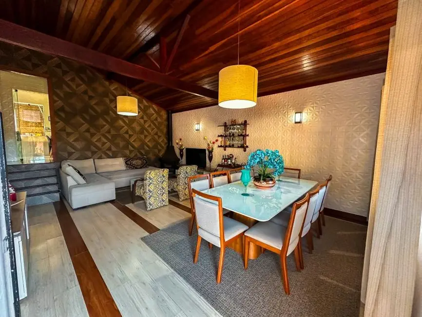 Foto 1 de Casa com 2 quartos à venda, 600m2 em Independência, Petropolis - RJ
