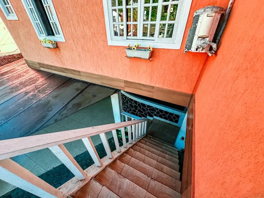 Casa com 2 quartos à venda, 600m2 em Independência, Petropolis - RJ - imagem 4 Foto 4 de Casa com 2 quartos à venda, 600m2 em Independência, Petropolis - RJ