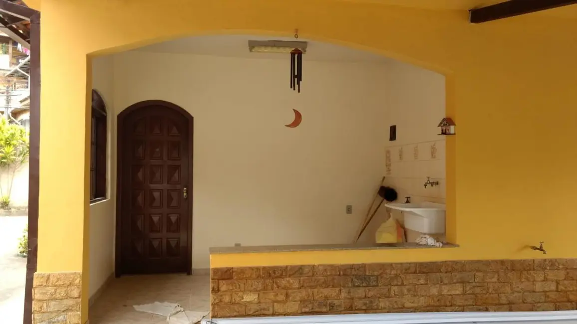 Casa com 3 quartos à venda, 300m2 em Nogueira, Petropolis - RJ - imagem 6 Foto 6 de Casa com 3 quartos à venda, 300m2 em Nogueira, Petropolis - RJ