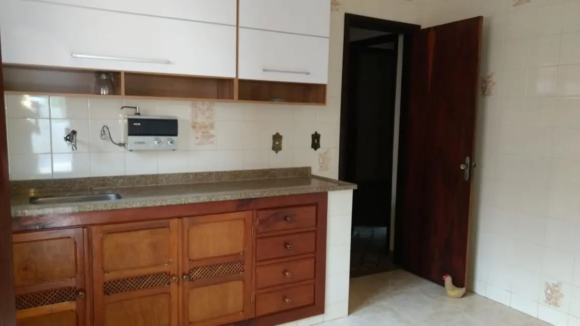 Casa com 3 quartos à venda, 300m2 em Nogueira, Petropolis - RJ - imagem 7 Foto 7 de Casa com 3 quartos à venda, 300m2 em Nogueira, Petropolis - RJ