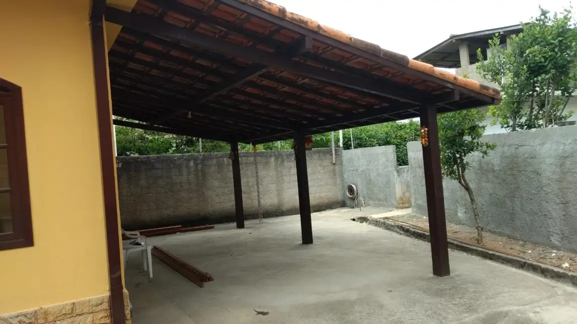 Casa com 3 quartos à venda, 300m2 em Nogueira, Petropolis - RJ - imagem 3 Foto 3 de Casa com 3 quartos à venda, 300m2 em Nogueira, Petropolis - RJ