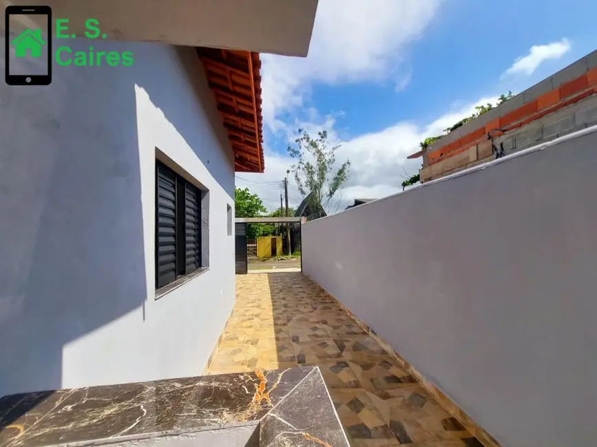 Foto 4 de Casa com 2 quartos à venda, 65m2 em Itanhaem - SP