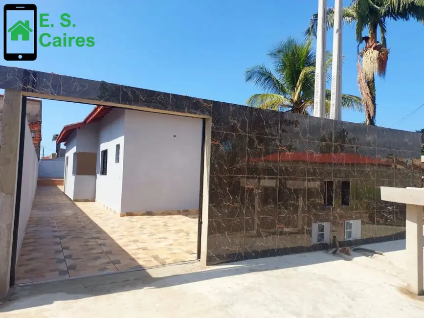 Foto 1 de Casa com 2 quartos à venda, 65m2 em Itanhaem - SP