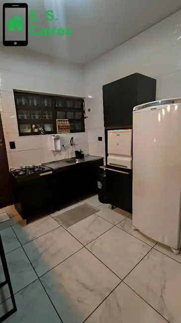 Casa com 2 quartos à venda, 65m2 em Maracanã, Praia Grande - SP - imagem 2 Foto 2 de Casa com 2 quartos à venda, 65m2 em Maracanã, Praia Grande - SP