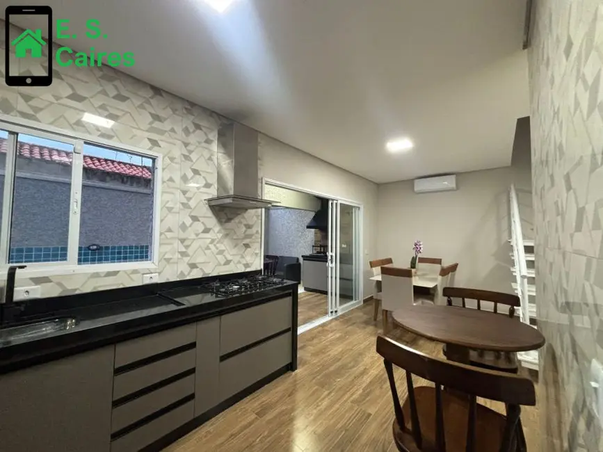 Foto 3 de Sobrado com 3 quartos à venda, 130m2 em Itanhaem - SP