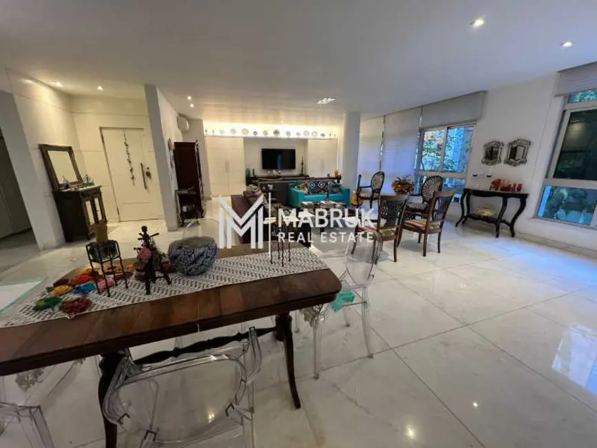 Apartamento com 4 quartos à venda, 261m2 em Rio De Janeiro - RJ - imagem 4 Foto 4 de Apartamento com 4 quartos à venda, 261m2 em Rio De Janeiro - RJ