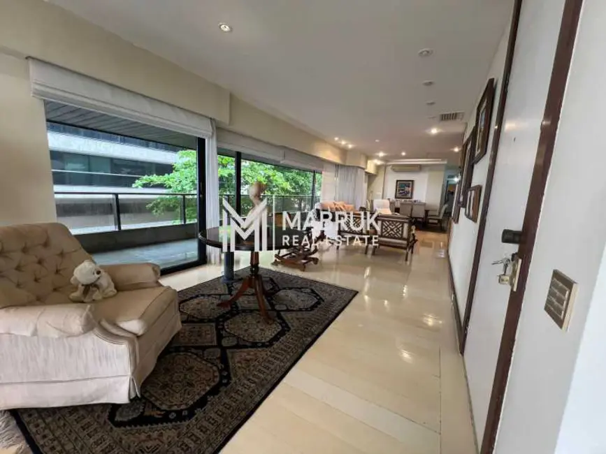 Foto 9 de Apartamento com 2 quartos à venda, 260m2 em Rio De Janeiro - RJ