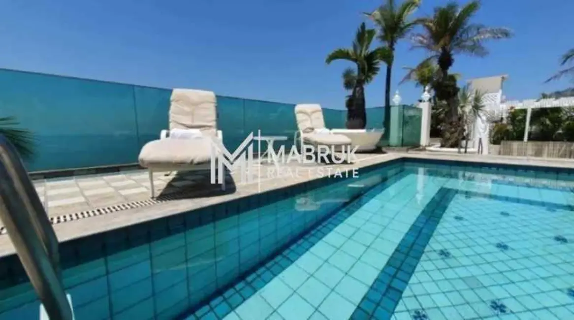 Foto 2 de Cobertura com 7 quartos à venda, 1089m2 em Rio De Janeiro - RJ