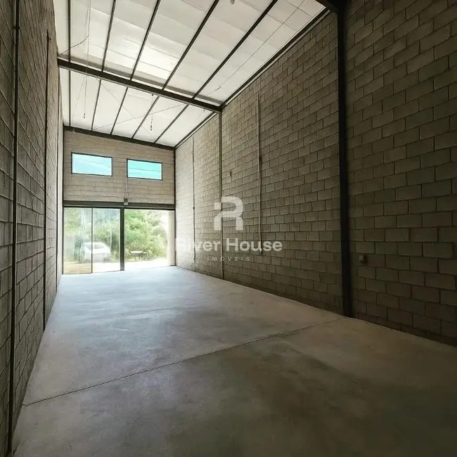 Foto 1 de Armazém / Galpão para alugar, 108m2 em Ribeirão do Lipa, Cuiaba - MT