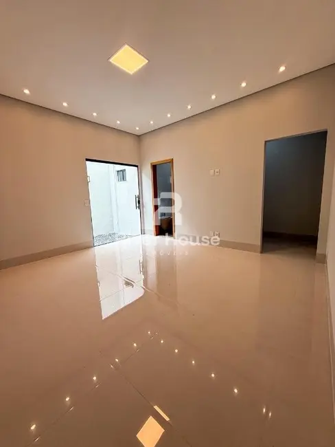 Foto 4 de Casa com 3 quartos à venda, 135m2 em Jardim Universitário, Cuiaba - MT