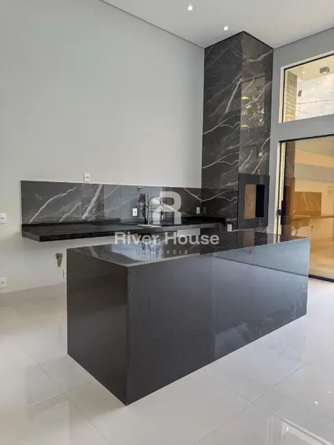 Foto 1 de Casa com 3 quartos à venda, 135m2 em Jardim Universitário, Cuiaba - MT