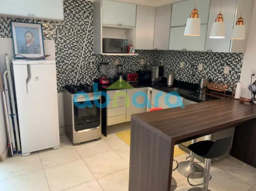 Foto 8 de Apartamento com 2 quartos à venda, 70m2 em Rio De Janeiro - RJ