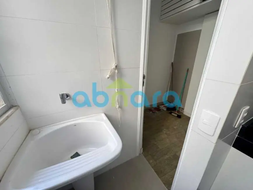 Foto 8 de Apartamento com 2 quartos à venda, 70m2 em Rio De Janeiro - RJ