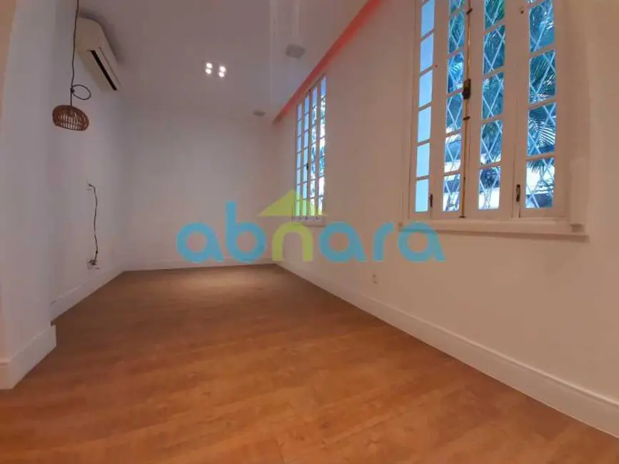 Foto 2 de Apartamento com 2 quartos à venda, 110m2 em Rio De Janeiro - RJ