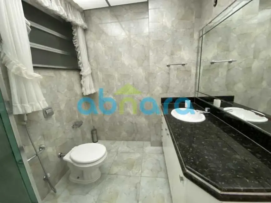 Apartamento com 3 quartos à venda, 230m2 em Rio De Janeiro - RJ - imagem 9 Foto 9 de Apartamento com 3 quartos à venda, 230m2 em Rio De Janeiro - RJ
