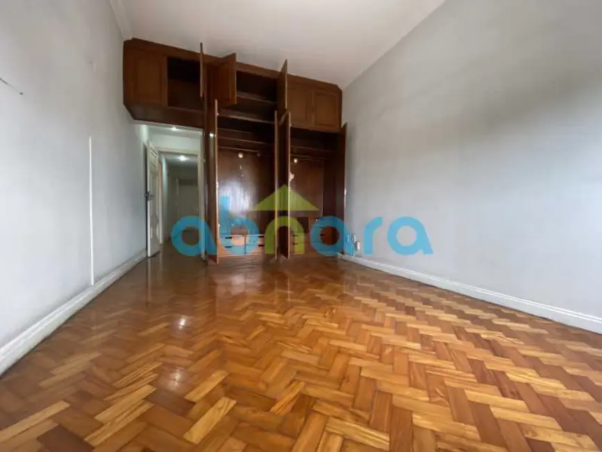 Apartamento com 3 quartos à venda, 230m2 em Rio De Janeiro - RJ - imagem 8 Foto 8 de Apartamento com 3 quartos à venda, 230m2 em Rio De Janeiro - RJ