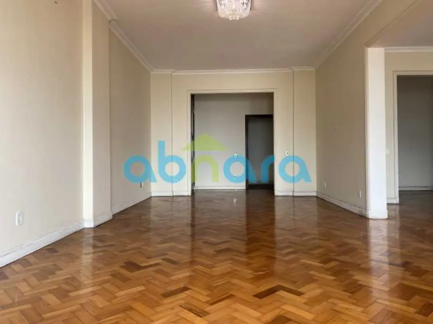 Apartamento com 3 quartos à venda, 230m2 em Rio De Janeiro - RJ - imagem 4 Foto 4 de Apartamento com 3 quartos à venda, 230m2 em Rio De Janeiro - RJ