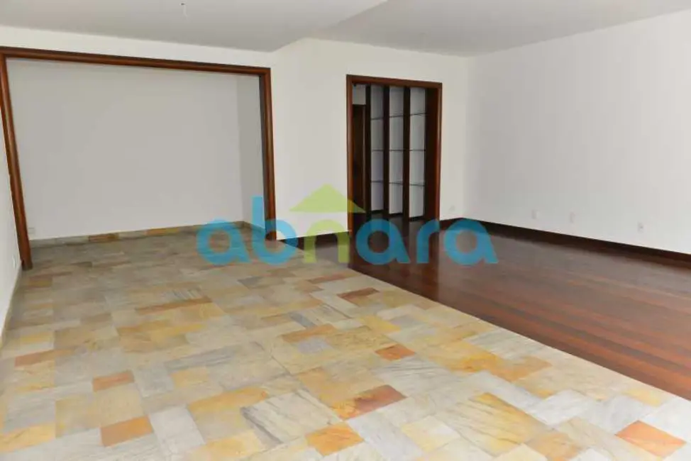 Foto 2 de Apartamento com 3 quartos à venda, 200m2 em Rio De Janeiro - RJ