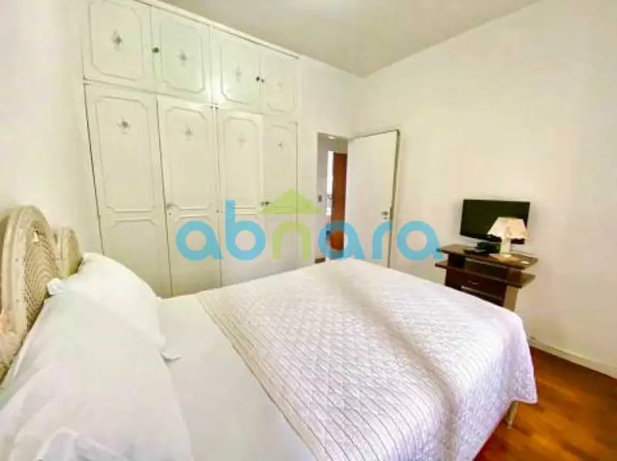 Apartamento com 3 quartos à venda, 137m2 em Rio De Janeiro - RJ - imagem 4 Foto 4 de Apartamento com 3 quartos à venda, 137m2 em Rio De Janeiro - RJ