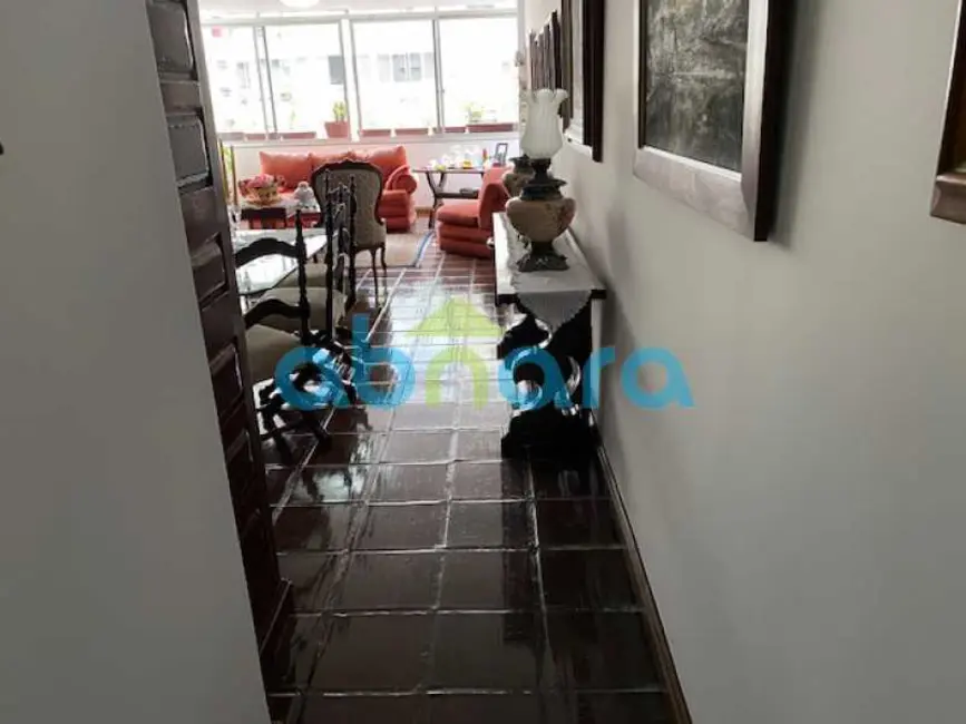 Apartamento com 3 quartos à venda, 130m2 em Rio De Janeiro - RJ - imagem 2 Foto 2 de Apartamento com 3 quartos à venda, 130m2 em Rio De Janeiro - RJ