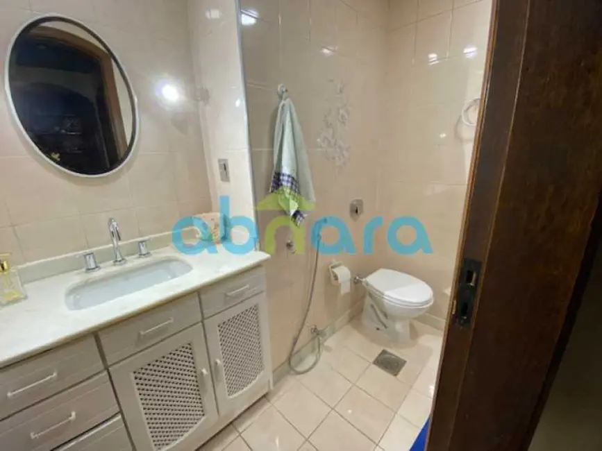 Apartamento com 3 quartos à venda, 130m2 em Rio De Janeiro - RJ - imagem 9 Foto 9 de Apartamento com 3 quartos à venda, 130m2 em Rio De Janeiro - RJ