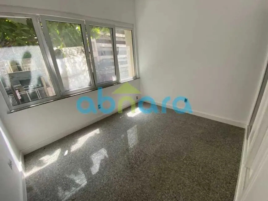 Apartamento com 3 quartos à venda, 110m2 em Rio De Janeiro - RJ - imagem 2 Foto 2 de Apartamento com 3 quartos à venda, 110m2 em Rio De Janeiro - RJ