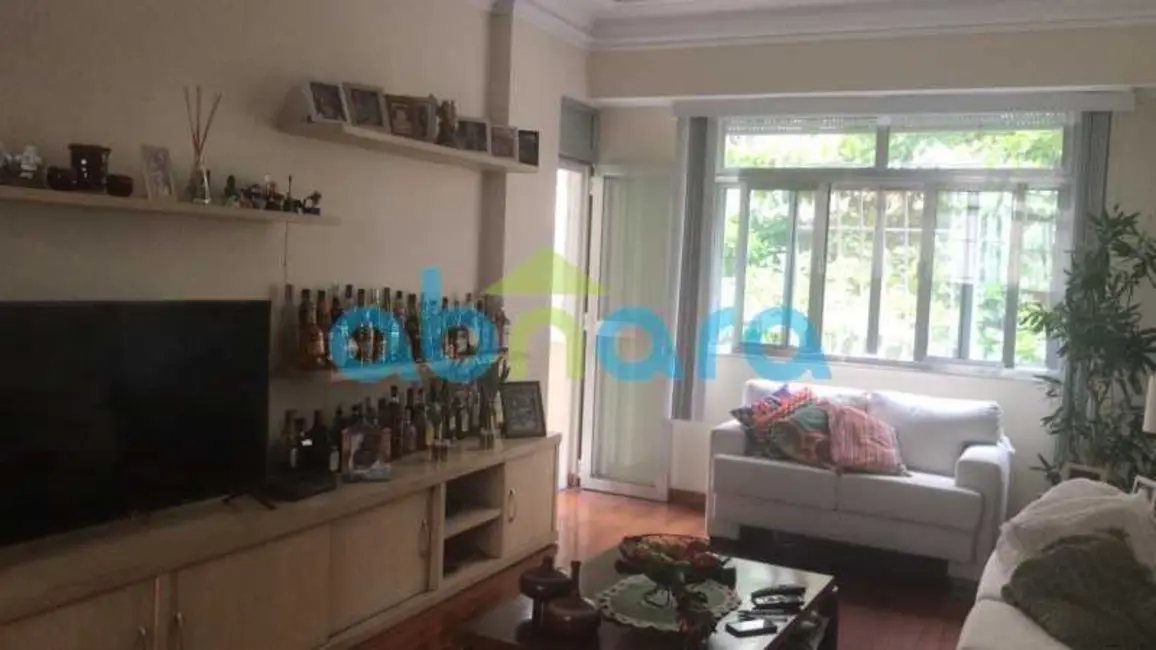 Foto 2 de Apartamento com 3 quartos à venda, 130m2 em Rio De Janeiro - RJ