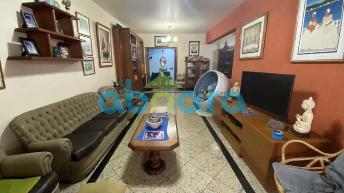 Apartamento com 3 quartos à venda, 160m2 em Rio De Janeiro - RJ - imagem 5 Foto 5 de Apartamento com 3 quartos à venda, 160m2 em Rio De Janeiro - RJ