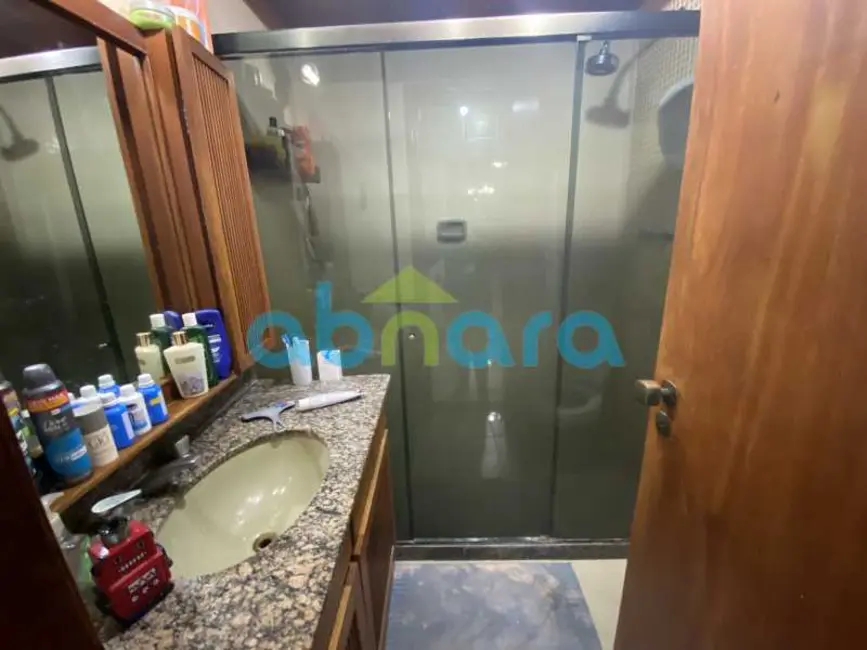 Apartamento com 3 quartos à venda, 160m2 em Rio De Janeiro - RJ - imagem 7 Foto 7 de Apartamento com 3 quartos à venda, 160m2 em Rio De Janeiro - RJ