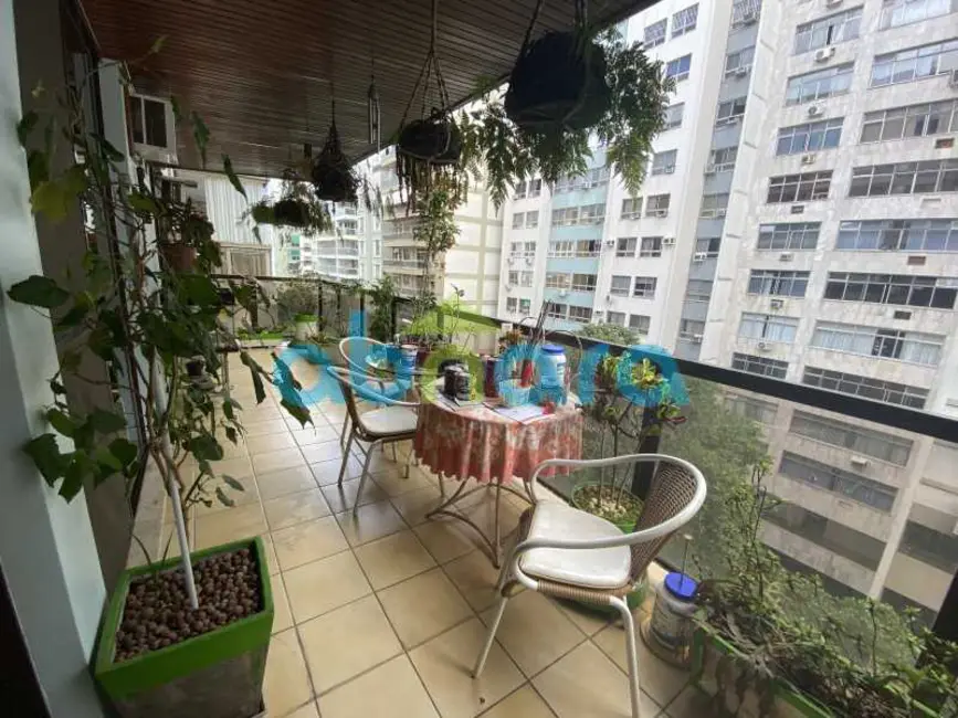 Apartamento com 3 quartos à venda, 160m2 em Rio De Janeiro - RJ - imagem 2 Foto 2 de Apartamento com 3 quartos à venda, 160m2 em Rio De Janeiro - RJ