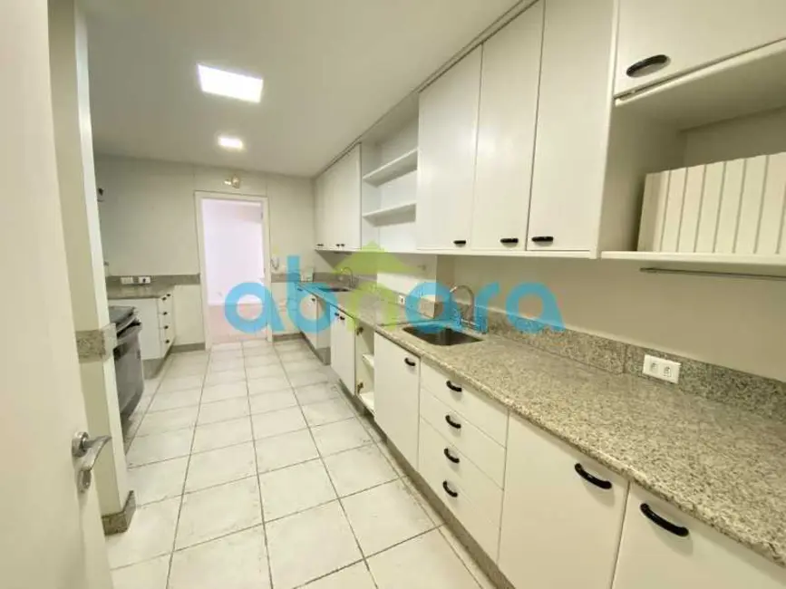 Foto 9 de Apartamento com 3 quartos à venda, 300m2 em Rio De Janeiro - RJ