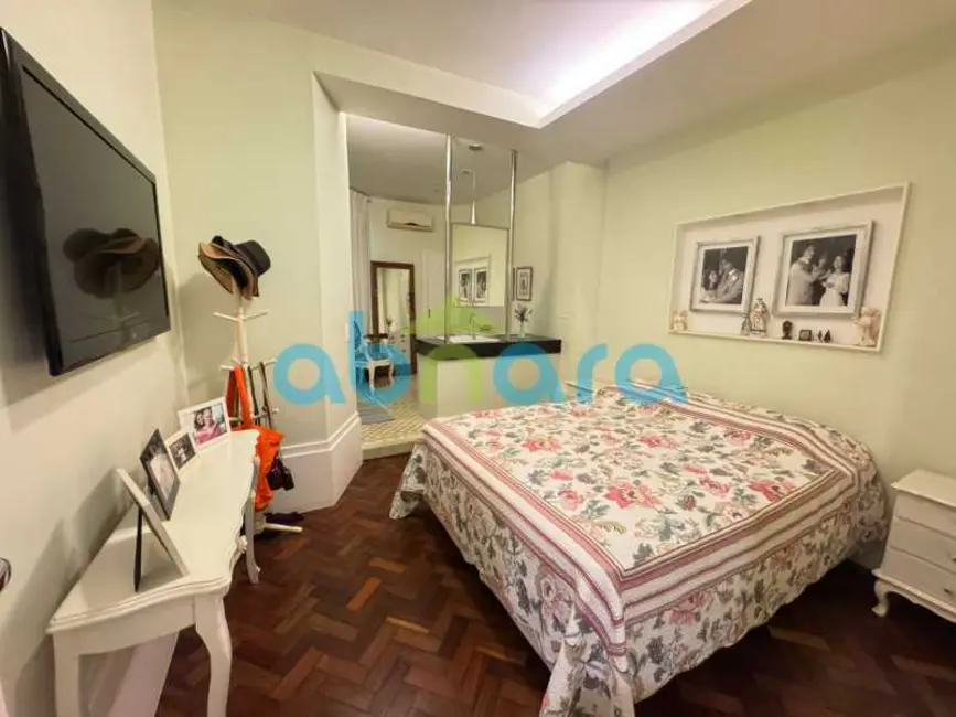Apartamento com 3 quartos à venda, 120m2 em Rio De Janeiro - RJ - imagem 8 Foto 8 de Apartamento com 3 quartos à venda, 120m2 em Rio De Janeiro - RJ