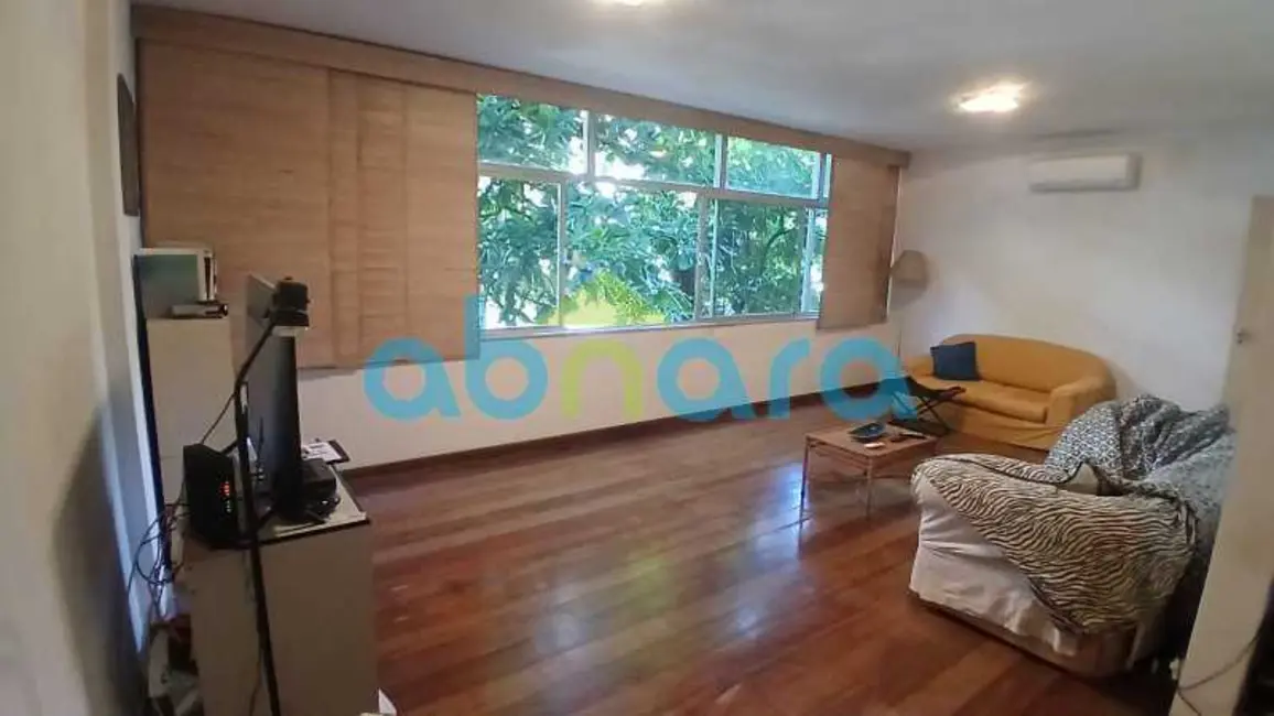 Apartamento com 3 quartos à venda, 130m2 em Rio De Janeiro - RJ - imagem 1 Foto 1 de Apartamento com 3 quartos à venda, 130m2 em Rio De Janeiro - RJ