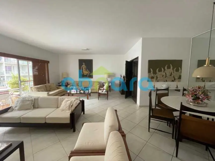 Foto 2 de Apartamento com 3 quartos à venda, 200m2 em Rio De Janeiro - RJ