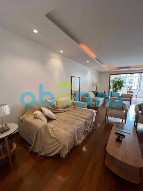 Apartamento com 3 quartos à venda, 280m2 em Rio De Janeiro - RJ - imagem 9 Foto 9 de Apartamento com 3 quartos à venda, 280m2 em Rio De Janeiro - RJ
