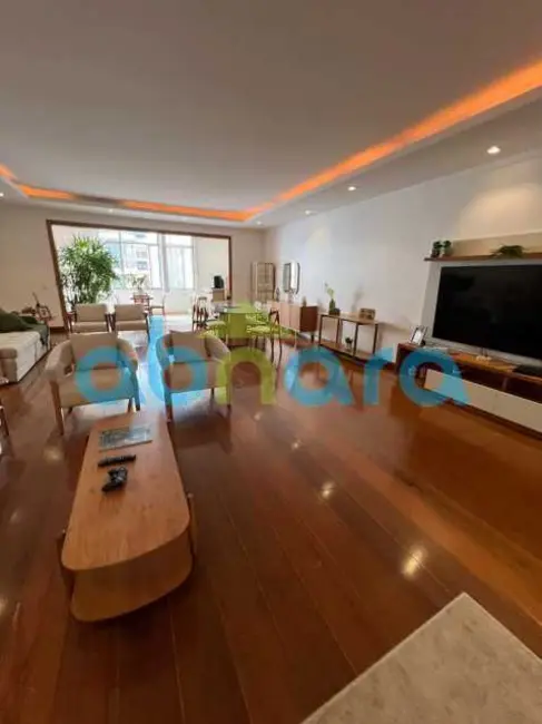 Apartamento com 3 quartos à venda, 280m2 em Rio De Janeiro - RJ - imagem 3 Foto 3 de Apartamento com 3 quartos à venda, 280m2 em Rio De Janeiro - RJ