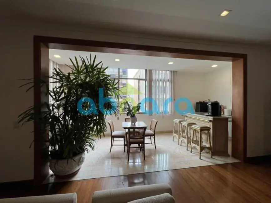 Apartamento com 3 quartos à venda, 280m2 em Rio De Janeiro - RJ - imagem 2 Foto 2 de Apartamento com 3 quartos à venda, 280m2 em Rio De Janeiro - RJ