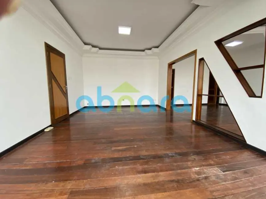 Apartamento com 3 quartos à venda, 285m2 em Rio De Janeiro - RJ - imagem 2 Foto 2 de Apartamento com 3 quartos à venda, 285m2 em Rio De Janeiro - RJ