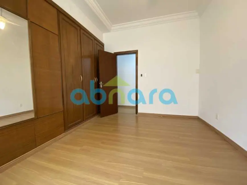 Apartamento com 3 quartos à venda, 285m2 em Rio De Janeiro - RJ - imagem 9 Foto 9 de Apartamento com 3 quartos à venda, 285m2 em Rio De Janeiro - RJ