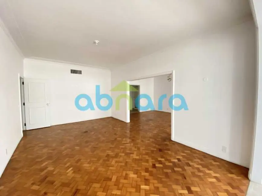Apartamento com 4 quartos à venda, 330m2 em Rio De Janeiro - RJ - imagem 3 Foto 3 de Apartamento com 4 quartos à venda, 330m2 em Rio De Janeiro - RJ