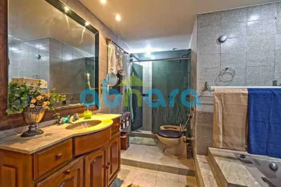 Apartamento com 4 quartos à venda, 260m2 em Rio De Janeiro - RJ - imagem 9 Foto 9 de Apartamento com 4 quartos à venda, 260m2 em Rio De Janeiro - RJ