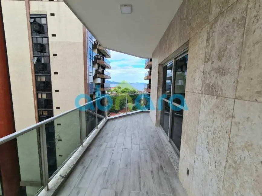 Foto 2 de Apartamento com 4 quartos à venda, 190m2 em Rio De Janeiro - RJ