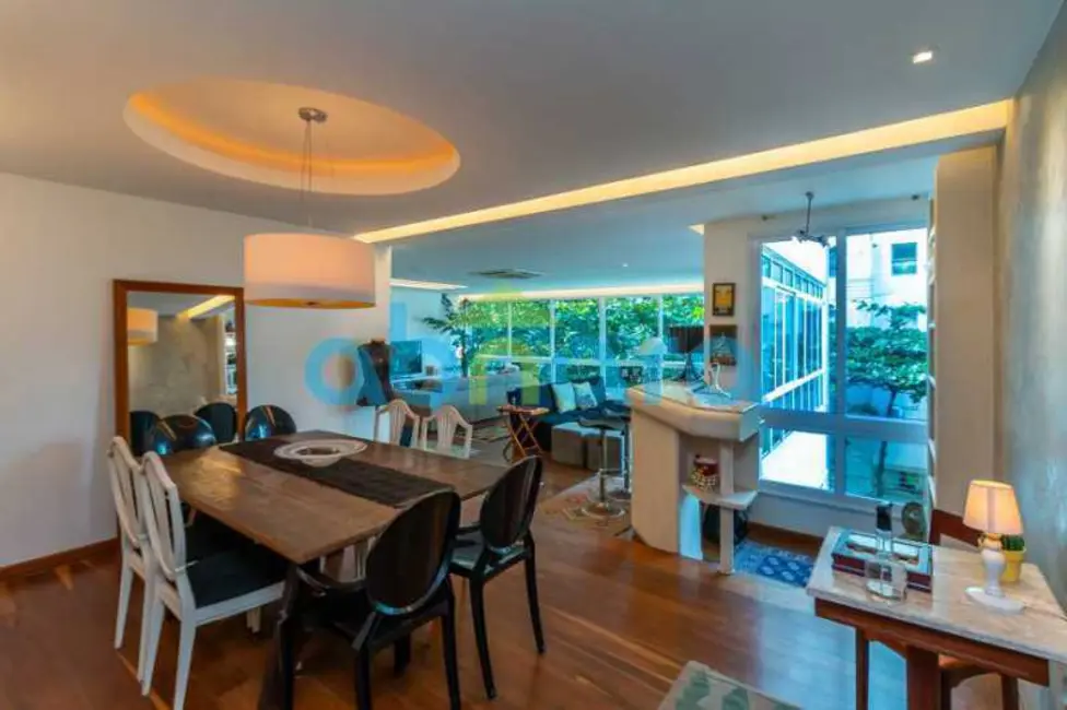 Foto 3 de Apartamento com 4 quartos à venda, 230m2 em Rio De Janeiro - RJ
